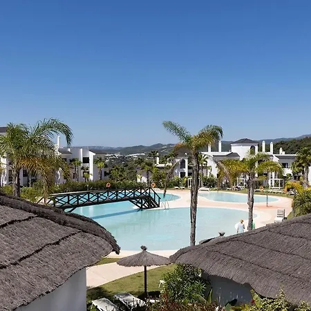 Chic Penthouse With Scenic Views At Hills! Apartment