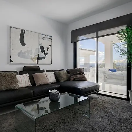 Chic Penthouse With Scenic Views At Hills! Apartment Estepona